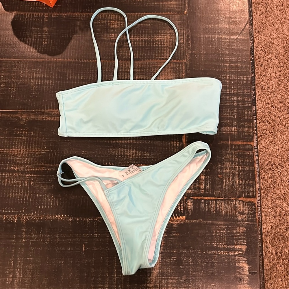 Women’s 2 piece swimsuit blue size small nwot